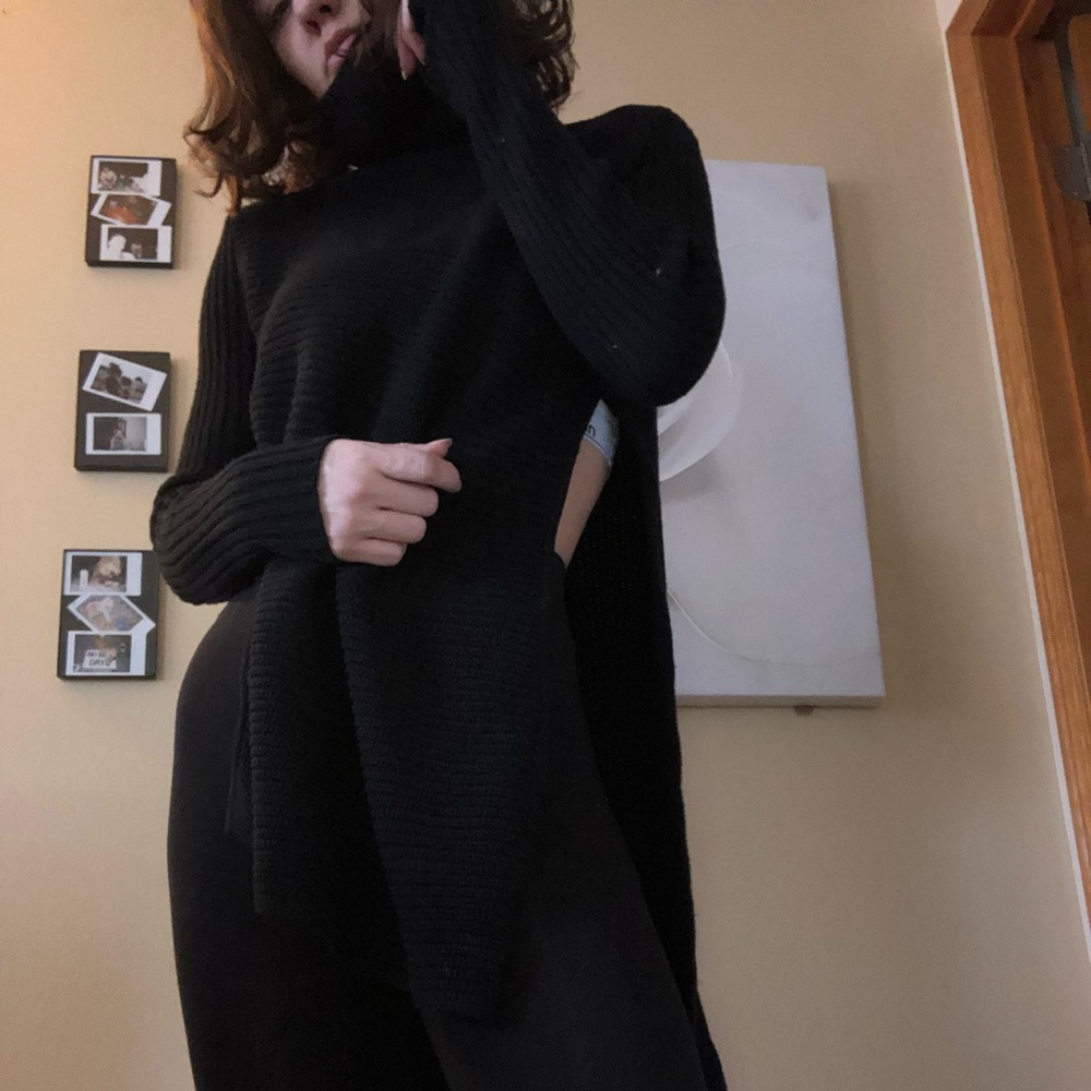 Side slit split hem turtleneck sweater